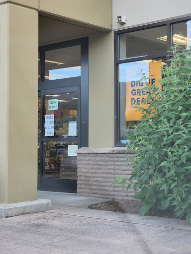 Pet Supply Store «Petco Animal Supplies», reviews and photos, 975 NW Gilman Blvd E, Issaquah, WA 98027, USA