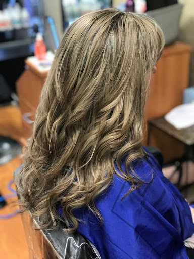 Hair Salon «The Studio Salon», reviews and photos, 1568 Kingwood Dr, Kingwood, TX 77339, USA