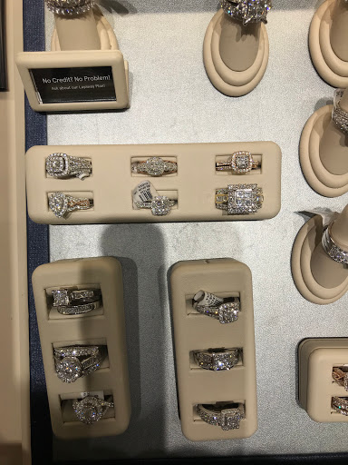 Jewelry Store «Zales - The Diamond Store», reviews and photos, 6020 82nd St, Indianapolis, IN 46250, USA