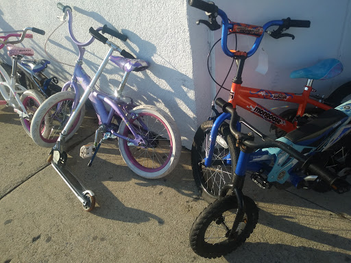 Thrift Store «Durham Rescue Mission Thrift Store», reviews and photos, 3900 Durham-Chapel Hill Blvd, Durham, NC 27707, USA