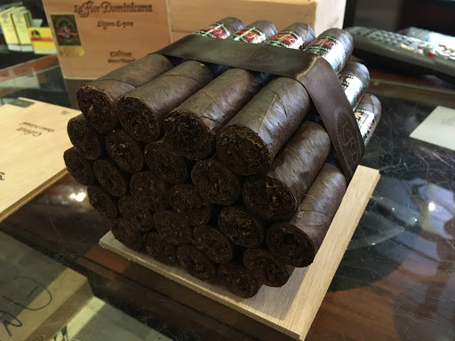 Tobacco Shop «Up Down Cigar», reviews and photos, 1550 N Wells St, Chicago, IL 60610, USA