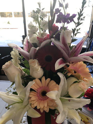 Florist «Happy Rose Florist», reviews and photos, 475 N Lake Ave, Pasadena, CA 91101, USA