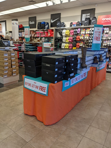 Shoe Store «Rack Room Shoes», reviews and photos, 2809 Battleground Ave, Greensboro, NC 27455, USA