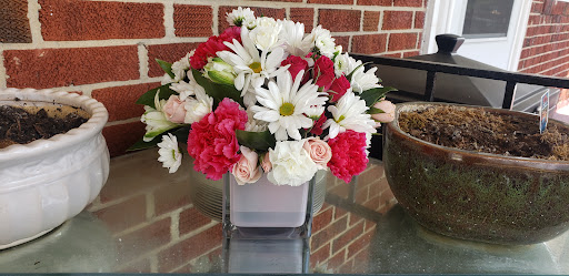 Florist «Dino Designs of Baltimore», reviews and photos, 330 N Charles St, Baltimore, MD 21201, USA