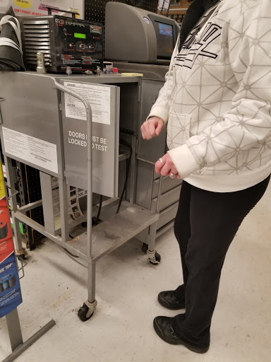 Auto Parts Store «Advance Auto Parts», reviews and photos, 4545 Central Ave NE, Columbia Heights, MN 55421, USA