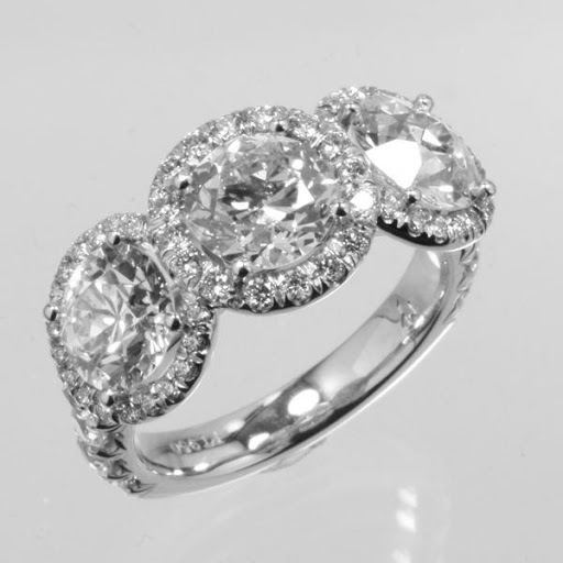 Jewelry Store «Robert Goodman Jewelers», reviews and photos, 106 N Main St, Zionsville, IN 46077, USA