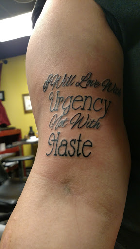 Tattoo Shop «Queen City Classic Tattoos», reviews and photos, 1323 Wabash Ave, Terre Haute, IN 47807, USA