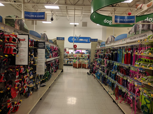 Pet Supply Store «PetSmart», reviews and photos, 5650 Mercury Dr, Dearborn, MI 48126, USA