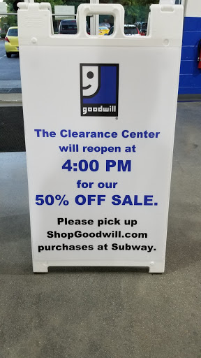 Corporate Campus «Goodwill Outlet», reviews and photos