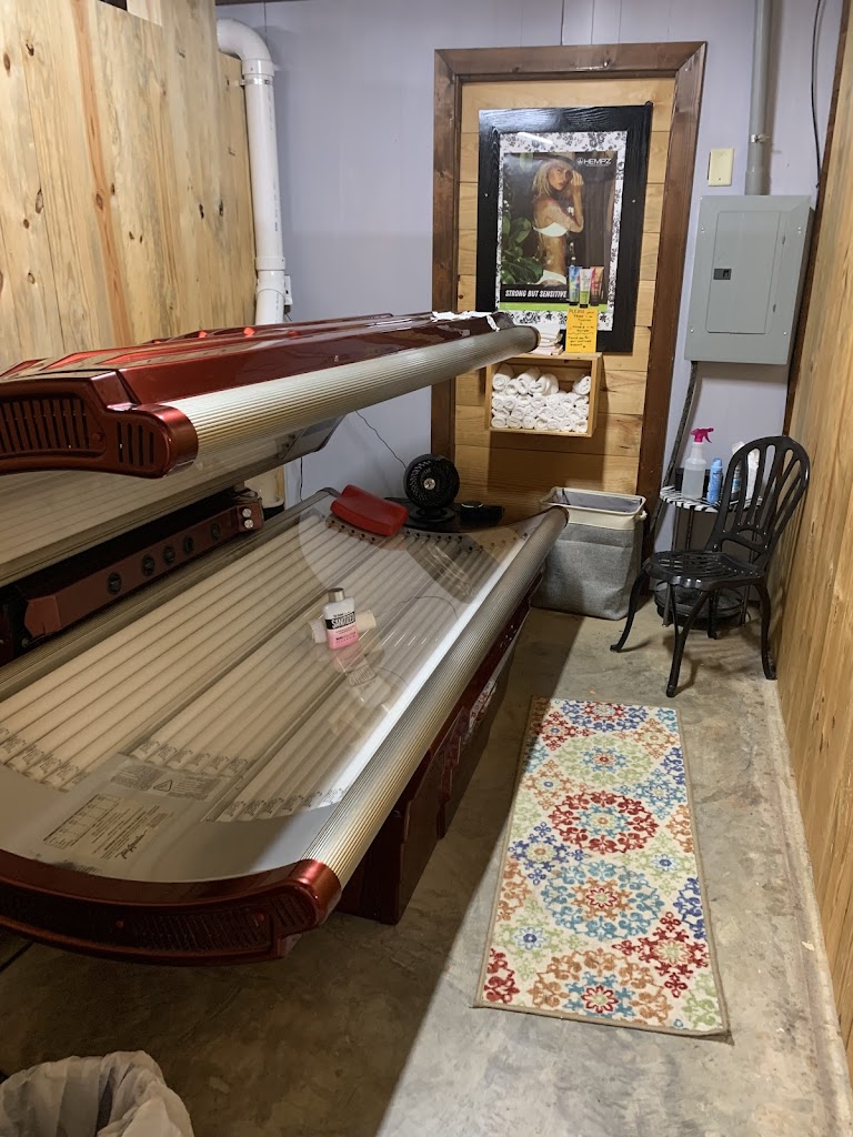 Amanda's Salon and Tanning 27298