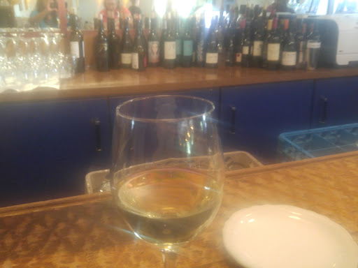 Fine Dining Restaurant «Sonoma Wine Shop / La Bodega Kitchen», reviews and photos, 2295 Gravenstein Hwy S, Sebastopol, CA 95472, USA