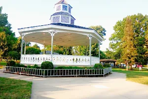 Veteran's Memorial Park image