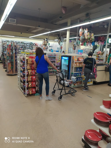 Dollar Store «Dollar Tree», reviews and photos, 148 Smith St, Perth Amboy, NJ 08861, USA