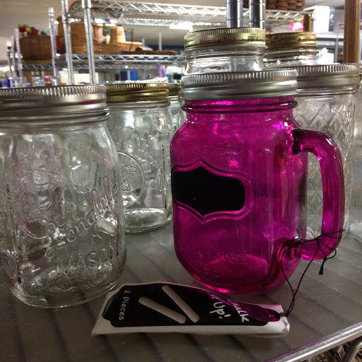 Thrift Store «St. Vincent de Paul Thrift Stores Orlando», reviews and photos, 770 S Orange Blossom Trail, Apopka, FL 32703, USA