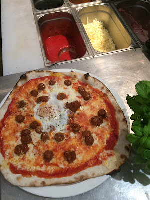 Pizza l'ardoise. à Versailles