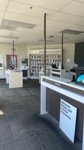 Cell Phone Store «Verizon Authorized Retailer - A Wireless», reviews and photos, 1804 19th St #101, Sacramento, CA 95811, USA