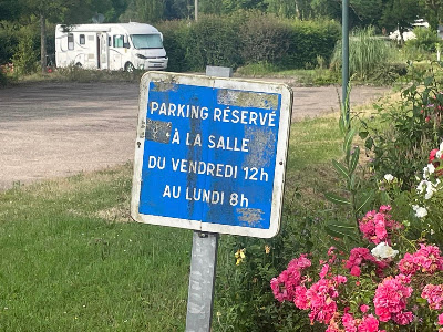 aire de services et stationnement camping car à Ouzouer-sur-Trézée