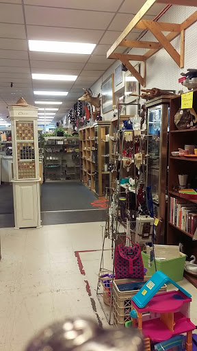 Flea Market «Fort Walton Beach Flea Market», reviews and photos, 125 Eglin Pkwy SE, Fort Walton Beach, FL 32548, USA