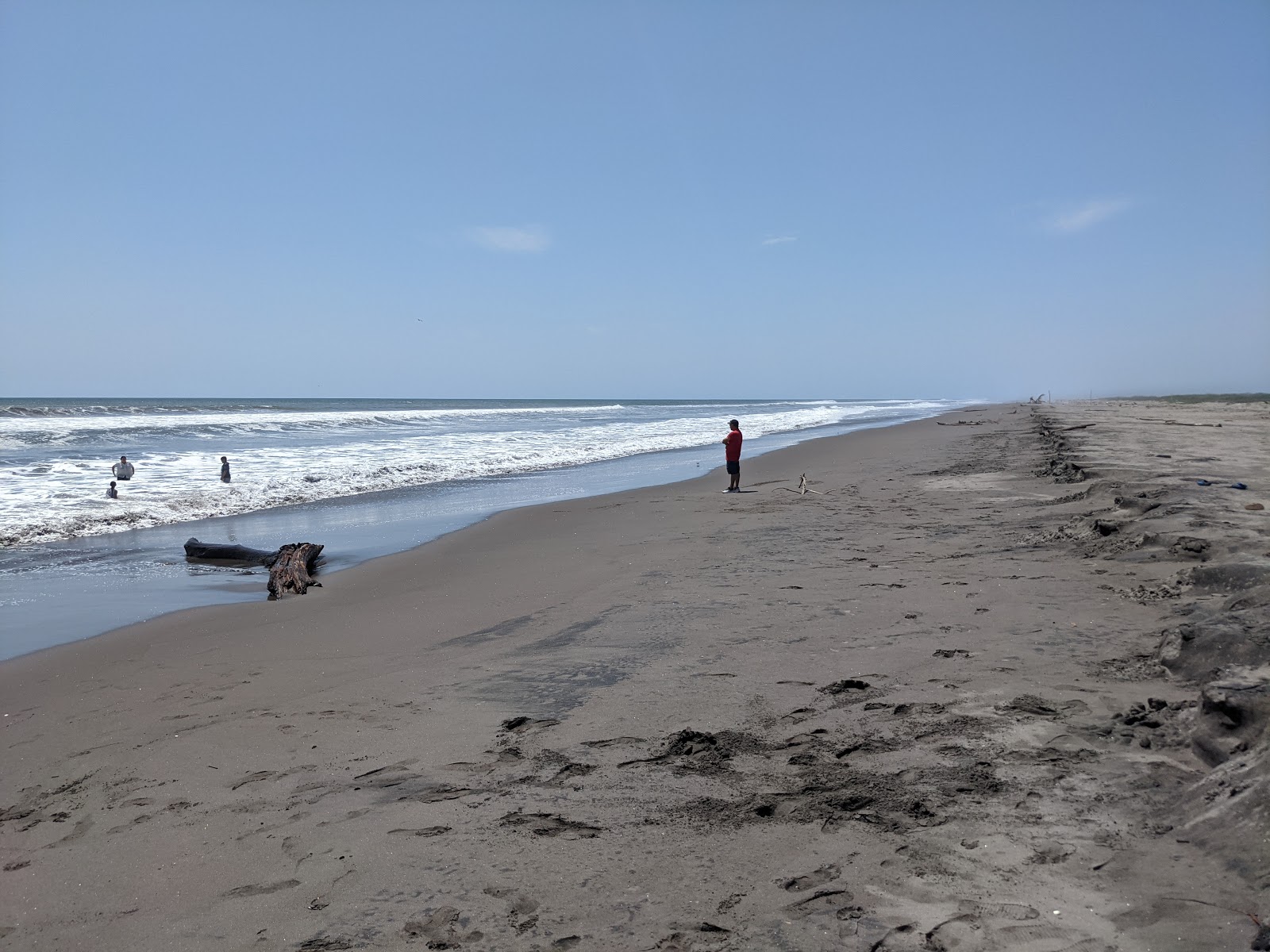 Fotografija Los Corchos beach z turkizna voda površino