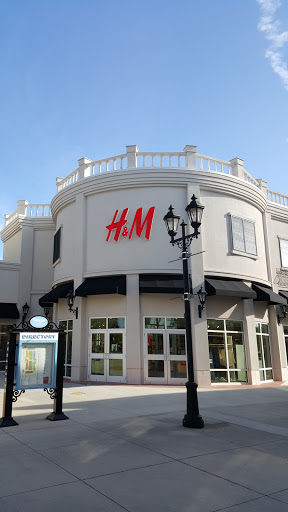 Outlet Mall «Tanger Outlet Charleston», reviews and photos, 4840 Tanger Outlet Blvd, North Charleston, SC 29418, USA