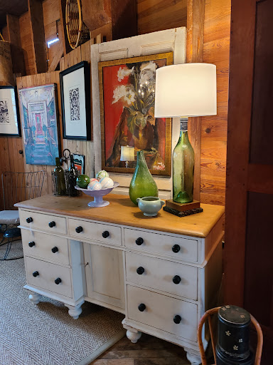 Antique Furniture Store «Hip and Humble», reviews and photos, 401 E Main St, Berryville, VA 22611, USA