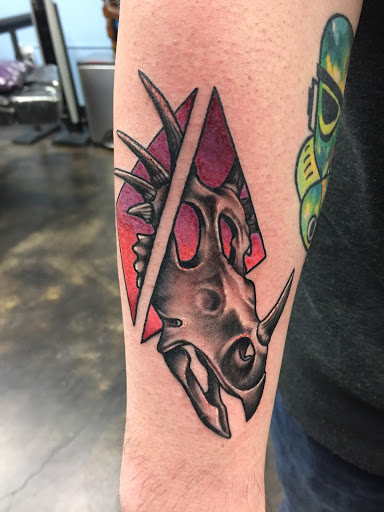 Tattoo Shop «Looking Glass Tattoo & Gallery», reviews and photos, 2110 SW Brandywine Ln #140, Topeka, KS 66604, USA