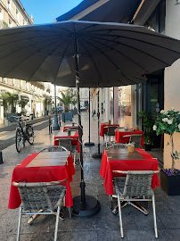 Atmosphère du Restaurant VICTORIA à Nîmes - n°3