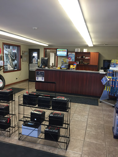 Auto Repair Shop «Roberts Auto,Truck & RV Repair», reviews and photos, 13845 S Cicero Ave, Crestwood, IL 60445, USA