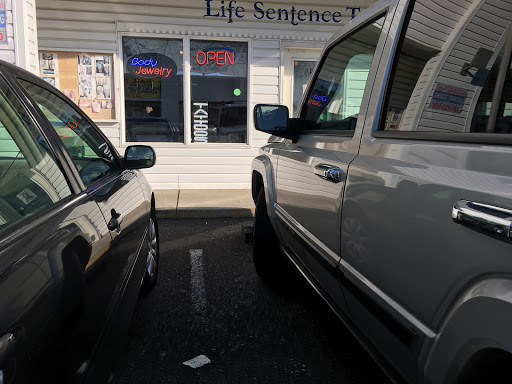 Tattoo Shop «Life Sentence Tattoo & BodyJewelry», reviews and photos, 10614 SE Kent-Kangley Rd, Kent, WA 98030, USA