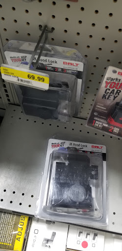 Truck Accessories Store «4 Wheel Parts - Thomas University - Miami Gardens, FL», reviews and photos, 3383 NW 167th St, Miami Gardens, FL 33056, USA