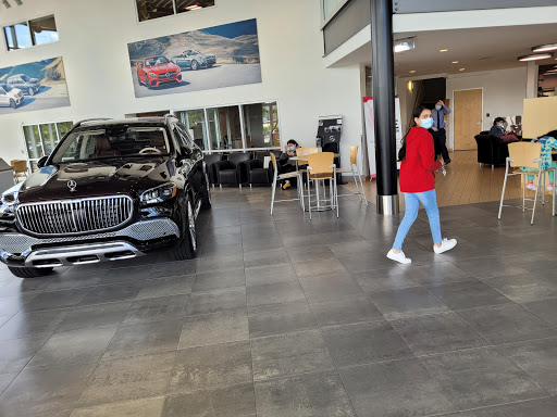 Mercedes Benz Dealer «Mercedes-Benz of Bellevue», reviews and photos, 11850 Bel-Red Rd, Bellevue, WA 98005, USA