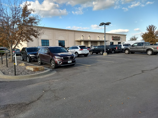 Sports Bar «Brass Rail Sports Bar, Restaurant & Pool Hall», reviews and photos, 4940 NE 81st St, Kansas City, MO 64119, USA