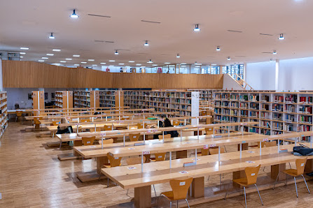Biblioteca UEx-Biblioteca Central de Badajoz Av. de Elvas, s/n, 06006 Badajoz, España