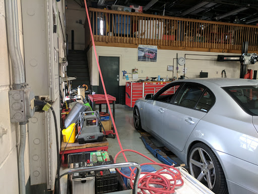 Auto Repair Shop «Hollis Brothers Auto Service», reviews and photos, 250 E Main St, Barrington, IL 60010, USA