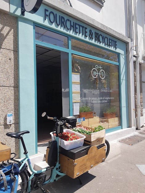Fourchette et bicyclette à Saint-Nazaire (Loire-Atlantique 44)