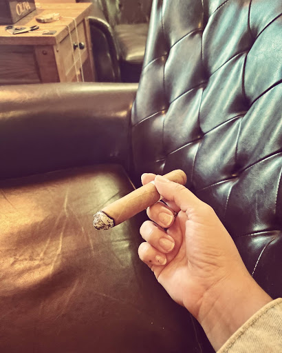 Tobacco Shop «The Briar & The Burley», reviews and photos, 101 W Kirkwood Ave #100, Bloomington, IN 47404, USA