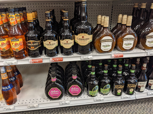 Liquor Store «North Salem Beverage», reviews and photos, 2829 Lancaster Dr NE, Salem, OR 97305, USA