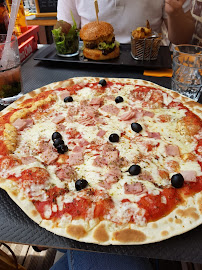Pizza du Restaurant Chez Max à Saint-Laurent-du-Var - n°17