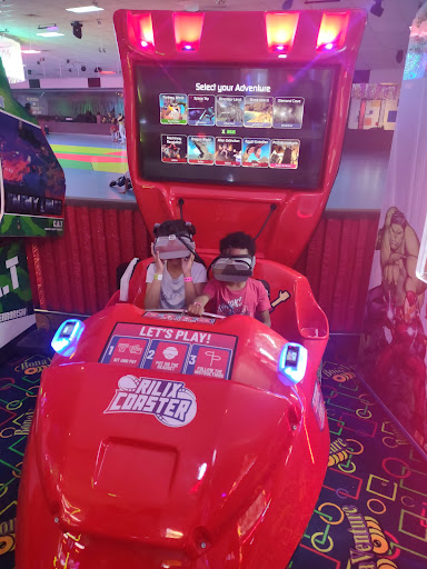 Roller Skating Rink «Bonaventure Always Family Friendly Skating Center And Birthday Parties», reviews and photos, 24505 Halsted Rd, Farmington Hills, MI 48335, USA