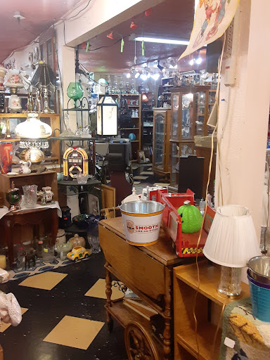 Thrift Store «Little Shop of Hoarders», reviews and photos, 2251 Main St, Springfield, OR 97477, USA