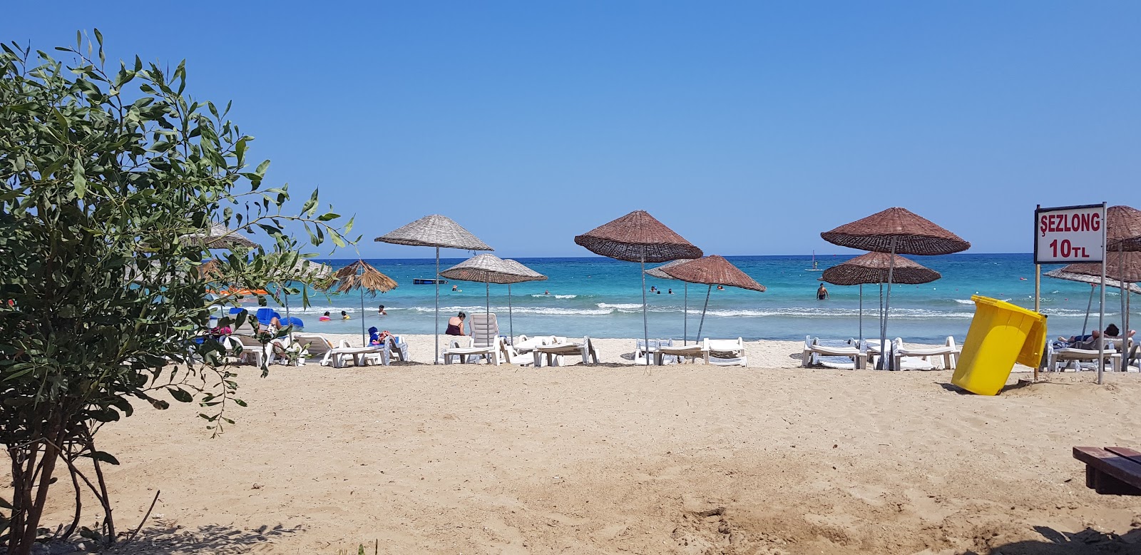 Photo de Golden Bay Beach et le règlement