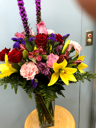 Florist «All Occasion Florist & Gifts», reviews and photos, 34125 Harper Ave, Charter Twp of Clinton, MI 48035, USA