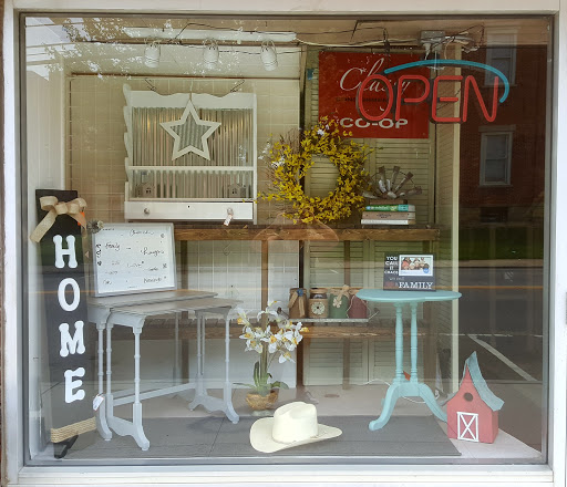 Classy Consignments, Inc., 26 N Chestnut St, Jefferson, OH 44047, USA, 