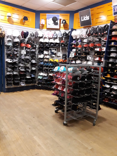 Shopping Mall «Lakeforest Mall», reviews and photos, 701 Russell Ave, Gaithersburg, MD 20877, USA