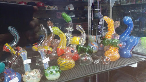 Tobacco Shop «Laguna Cigarette City», reviews and photos, 6624 Laguna Blvd, Elk Grove, CA 95758, USA