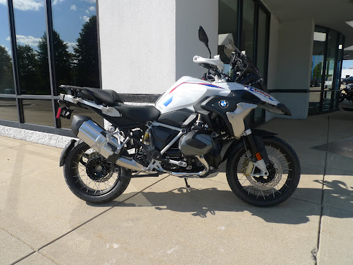 BMW Motorcycle Dealer «BMW Motorcycles Southeast Michigan», reviews and photos, 14855 Sheldon Rd, Plymouth, MI 48170, USA
