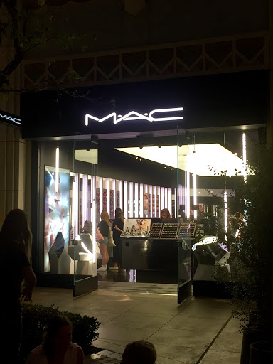 Cosmetics Store «MAC Cosmetics», reviews and photos, 189 The Grove Dr, Los Angeles, CA 90036, USA