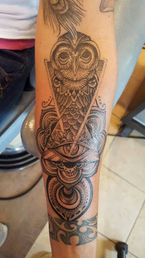 Tattoo Shop «Alter-Ego Tattoo Studio», reviews and photos, 204 Main St, Kewaskum, WI 53040, USA