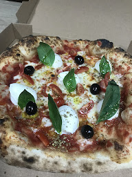 Photo n°38 de Pizza le Vésuve - food truck (camion pizza) à Donville-les-Bains ()