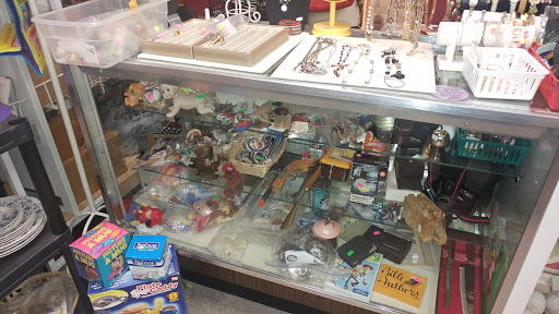 Thrift Store «Treasures Galore The Indoor Garage Sale Thrift Store», reviews and photos, 1964 Rahncliff Ct #800, Eagan, MN 55122, USA